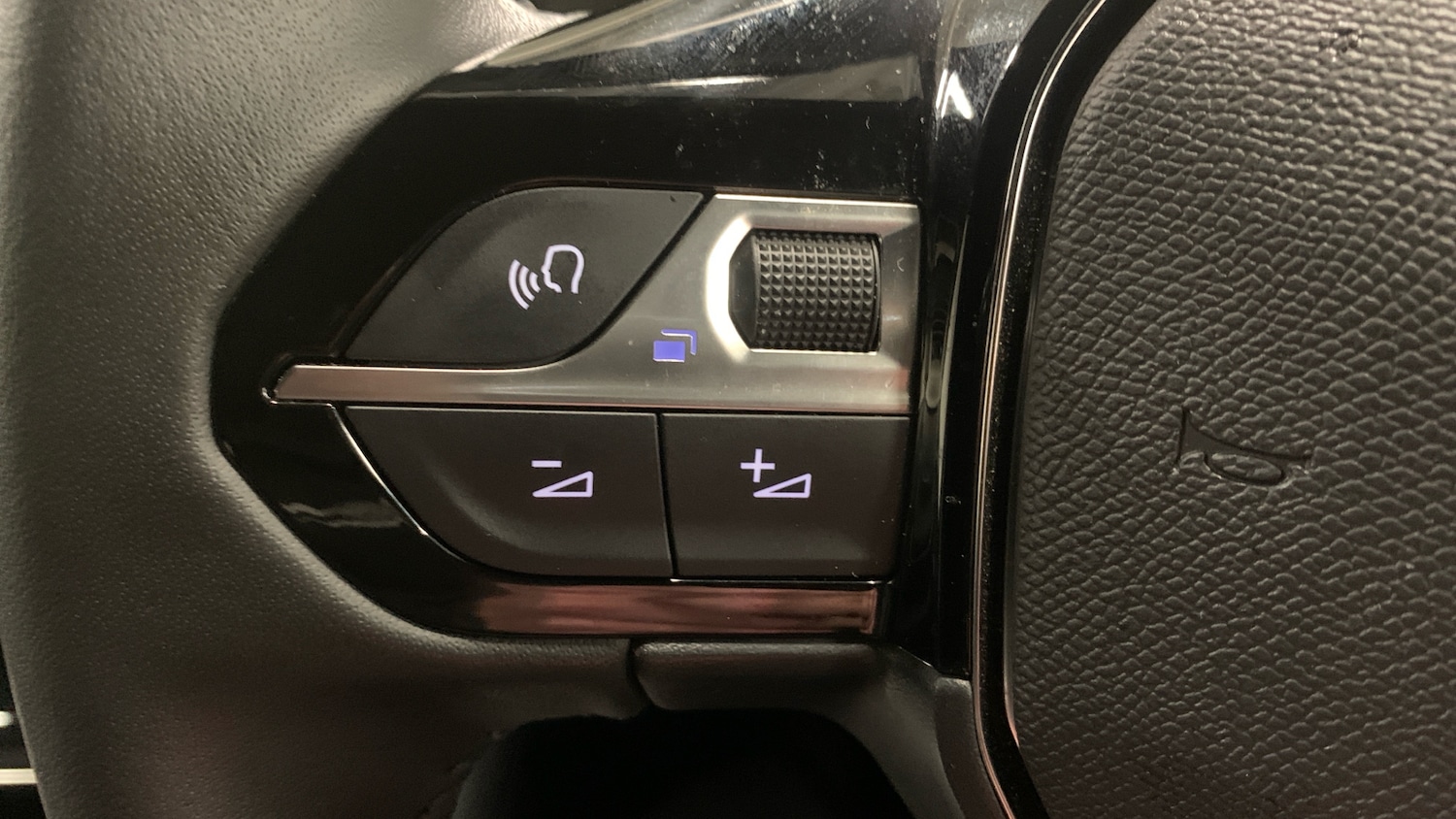 Used Peugeot 2008 2025 for sale - 76419705: Photo 23