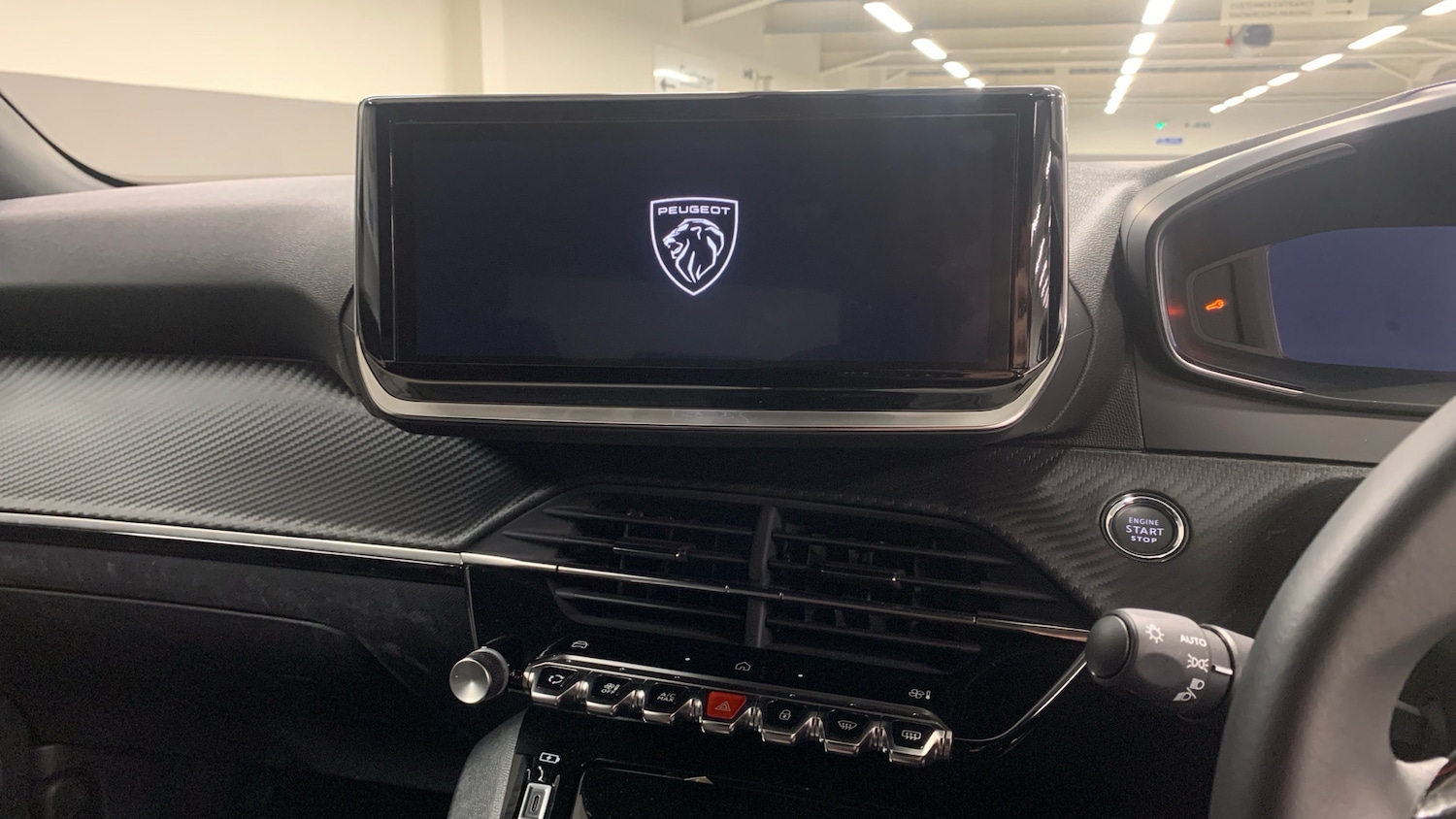 Used Peugeot 2008 2025 for sale - 76856180: Photo 10