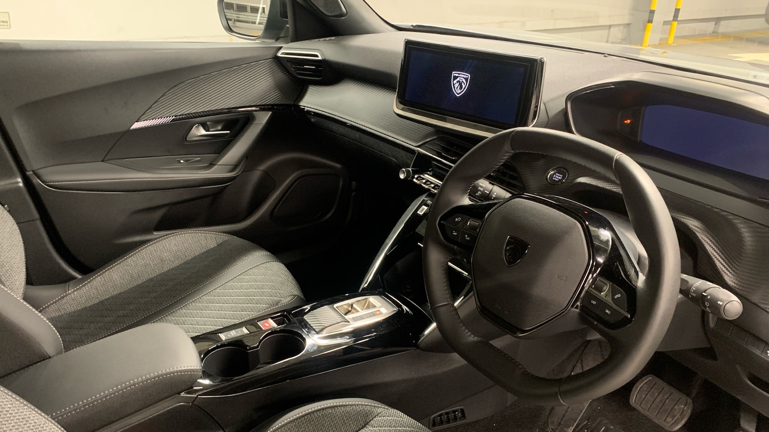 Used Peugeot 2008 2025 for sale - 76856180: Photo 11