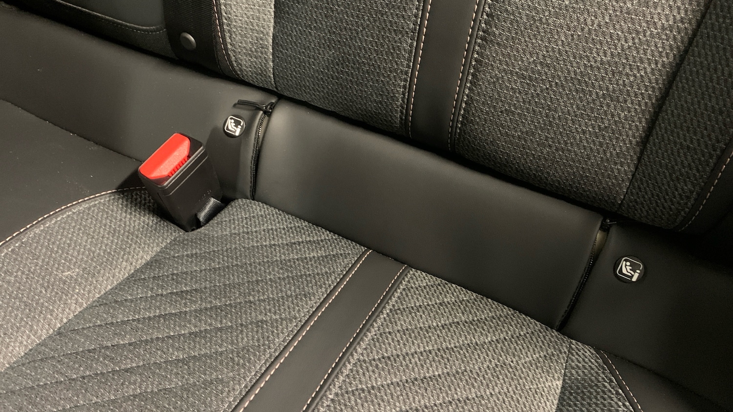 Used Peugeot 2008 2025 for sale - 76856180: Photo 35