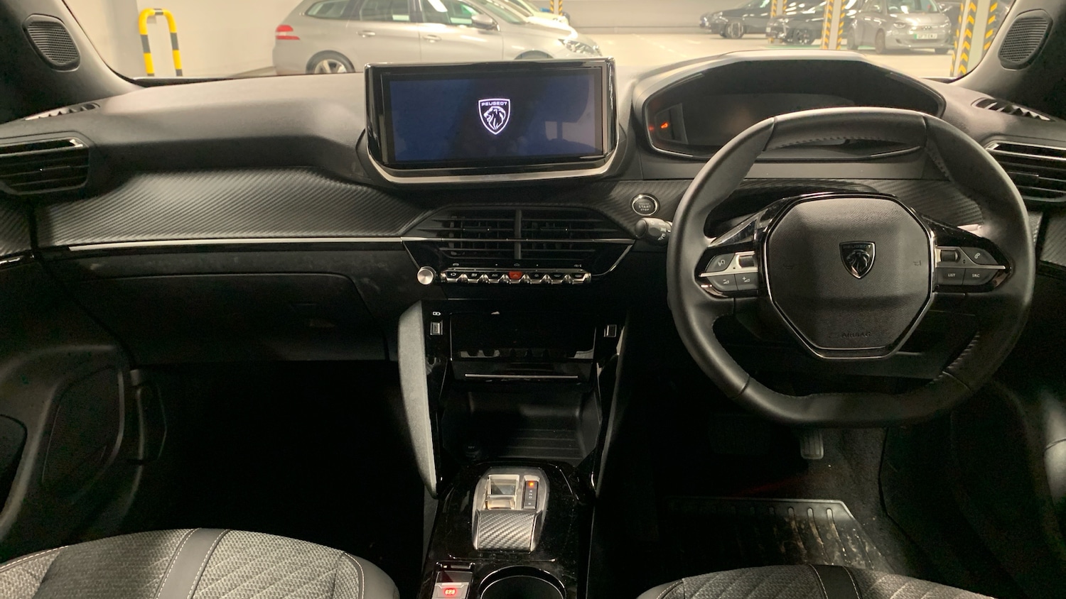 Used Peugeot 2008 2025 for sale - 76856180: Photo 4