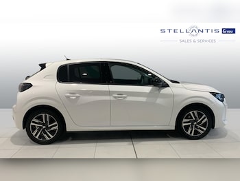 Used Peugeot 208 2023 for sale - 76095567: Photo 2