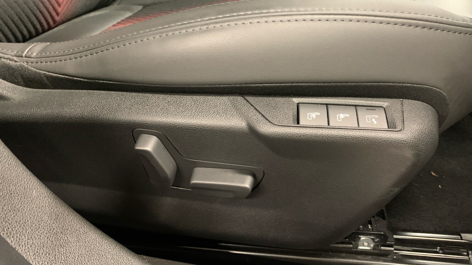 Used Alfa Romeo Junior 2025 for sale - 76260900: Photo 42