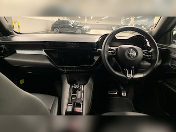 Used Alfa Romeo Junior 2025 for sale - 76260900: Photo 4