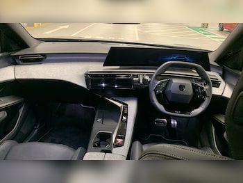 Used Peugeot 5008 2025 for sale - 76202089: Photo