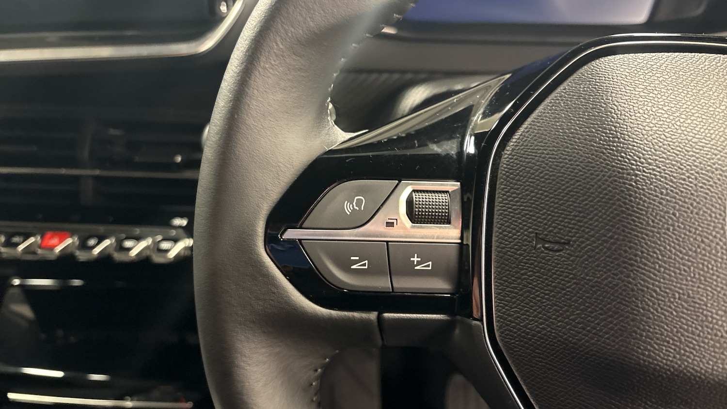 Used Peugeot 2008 2025 for sale - 76856186: Photo 23