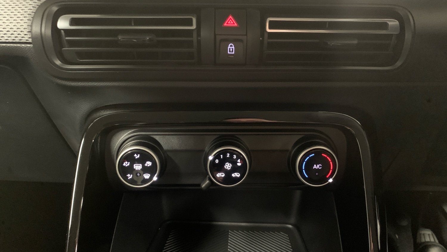 Used Citroen C3 2025 for sale - 76586376: Photo 35