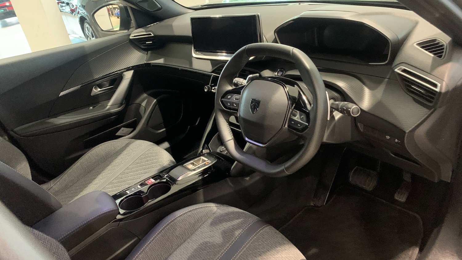 Used Peugeot 2008 2024 for sale - 75929327: Photo 11