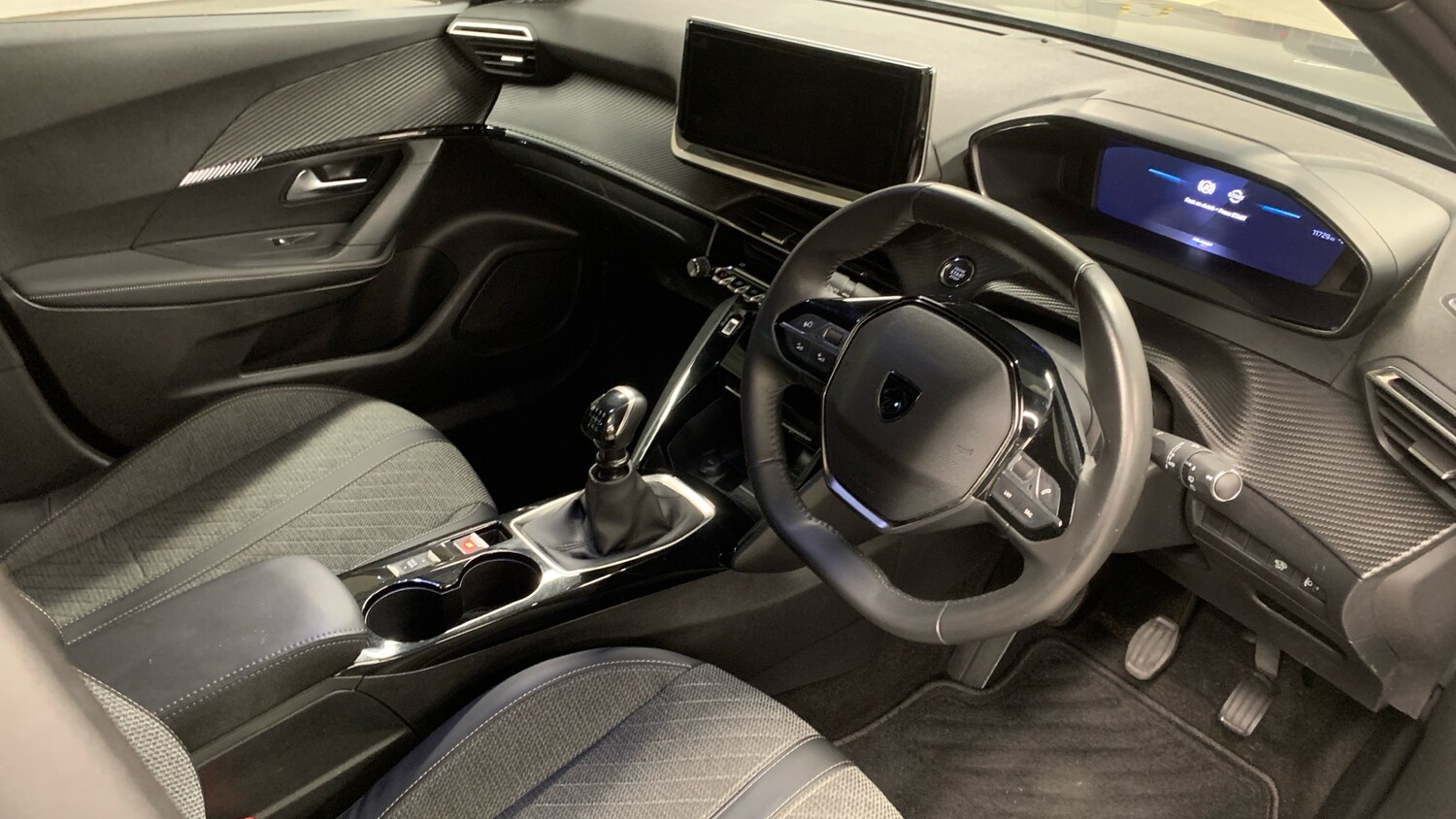 Used Peugeot 2008 2024 for sale - 77599611: Photo 11