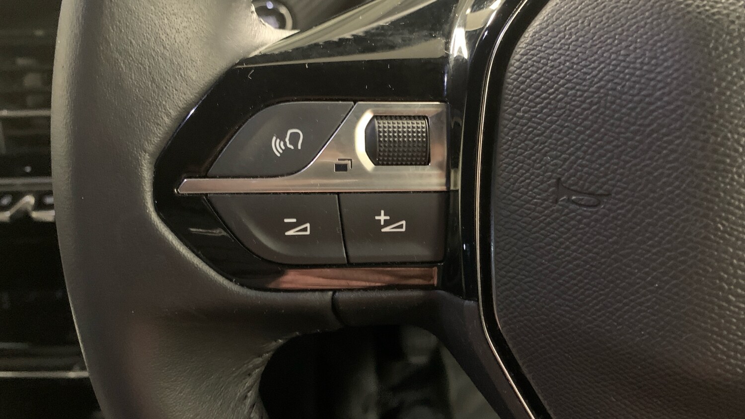 Used Peugeot 2008 2024 for sale - 77599611: Photo 23