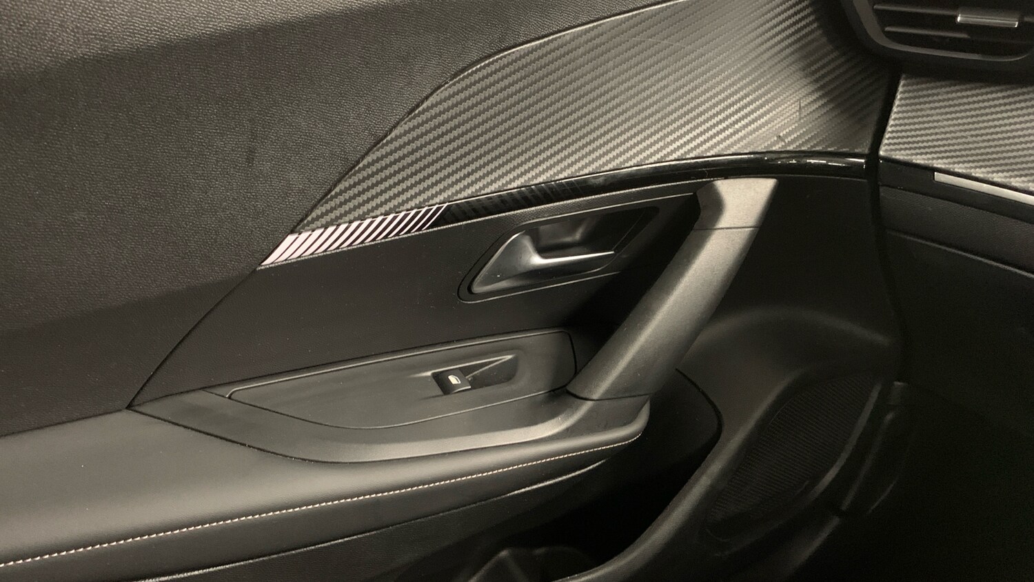 Used Peugeot 2008 2024 for sale - 77599611: Photo 41