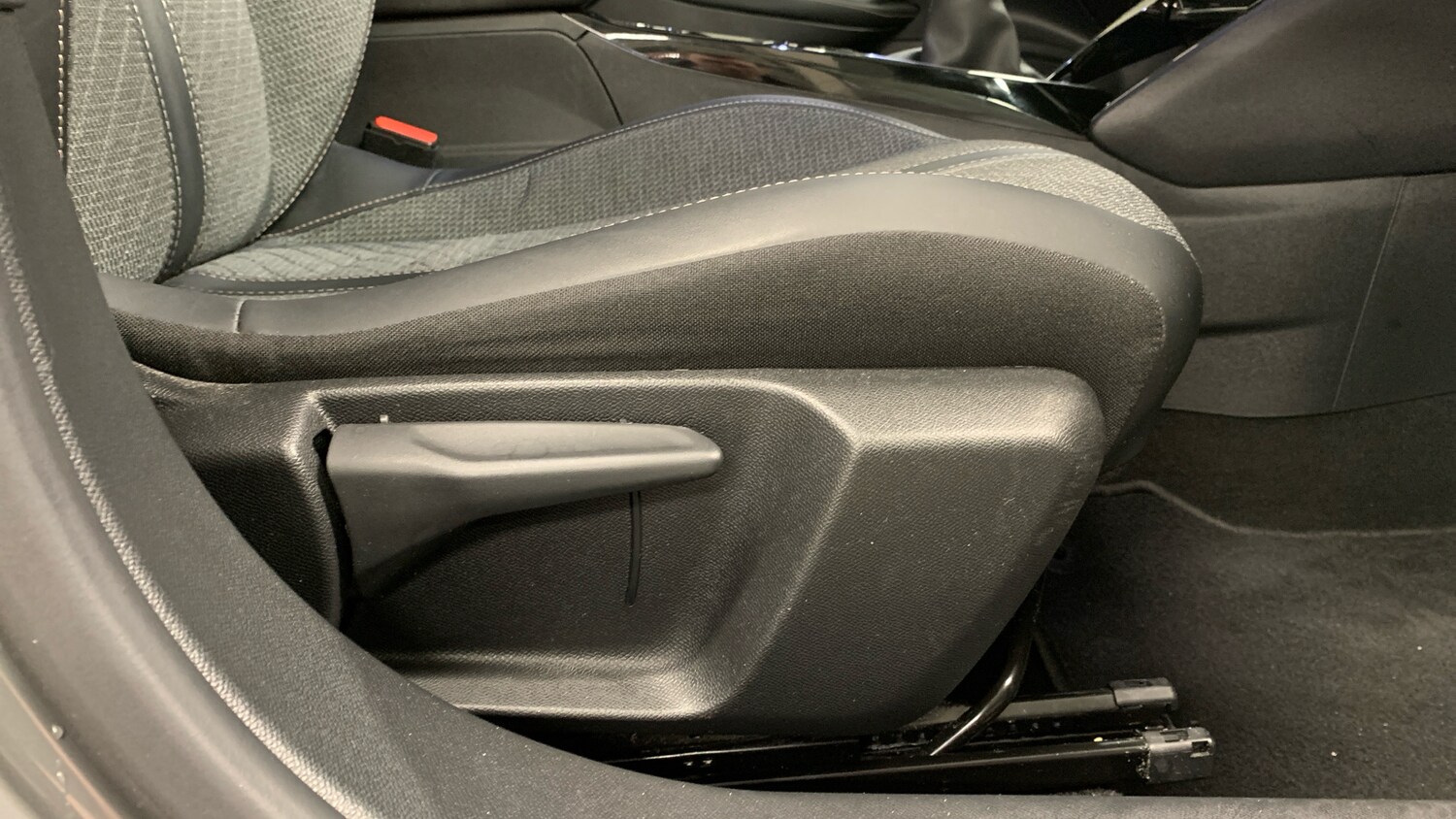 Used Peugeot 2008 2024 for sale - 77599611: Photo 43