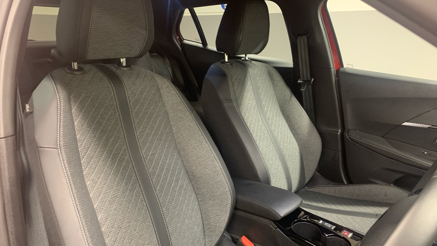 Used Peugeot 2008 2025 for sale - 76914355: Photo 41