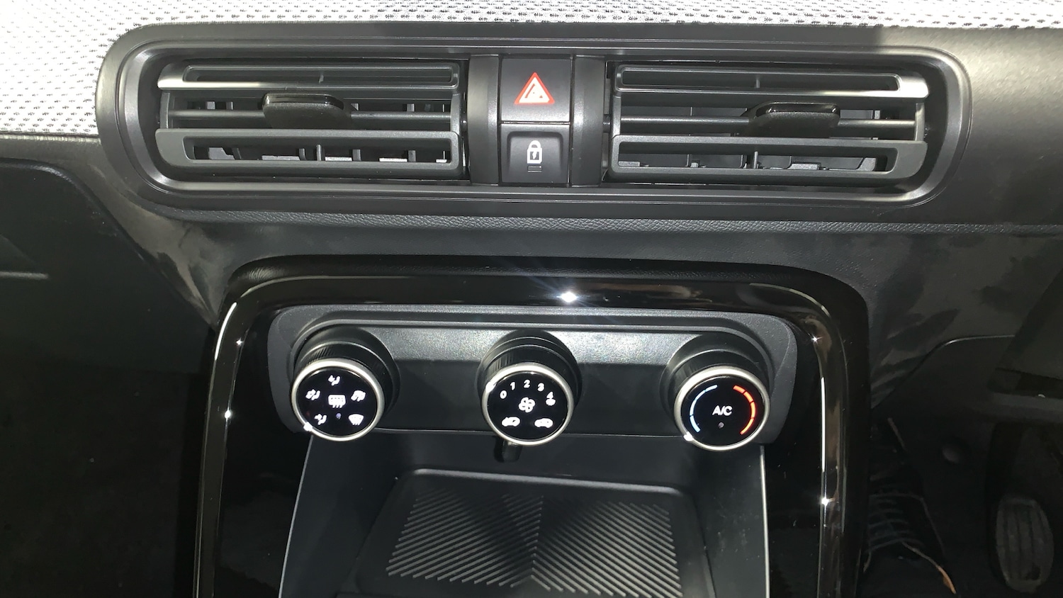 Used Citroen C3 2025 for sale - 76359105: Photo 30