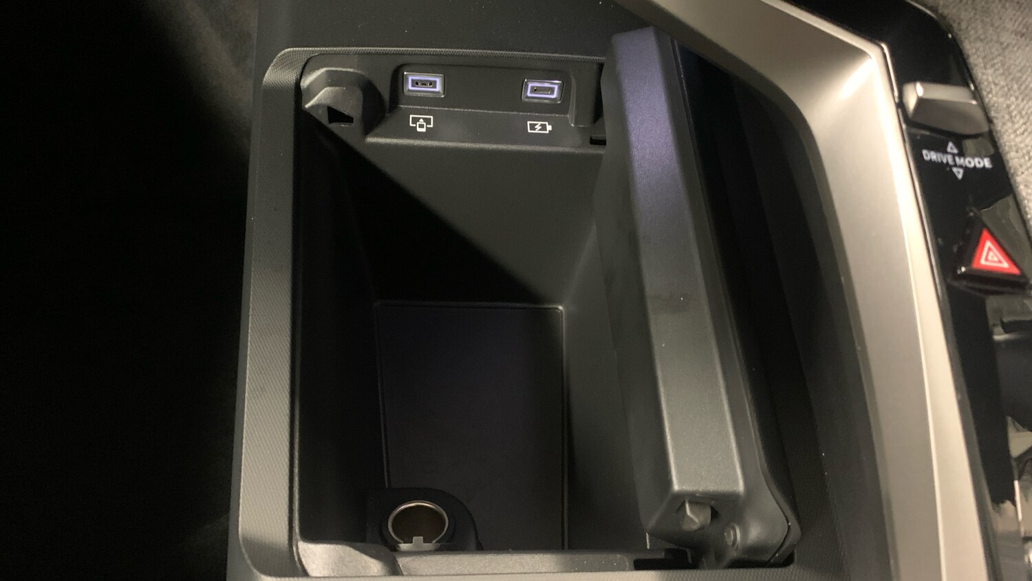 Used Peugeot 3008 2024 for sale - 76327637: Photo 40