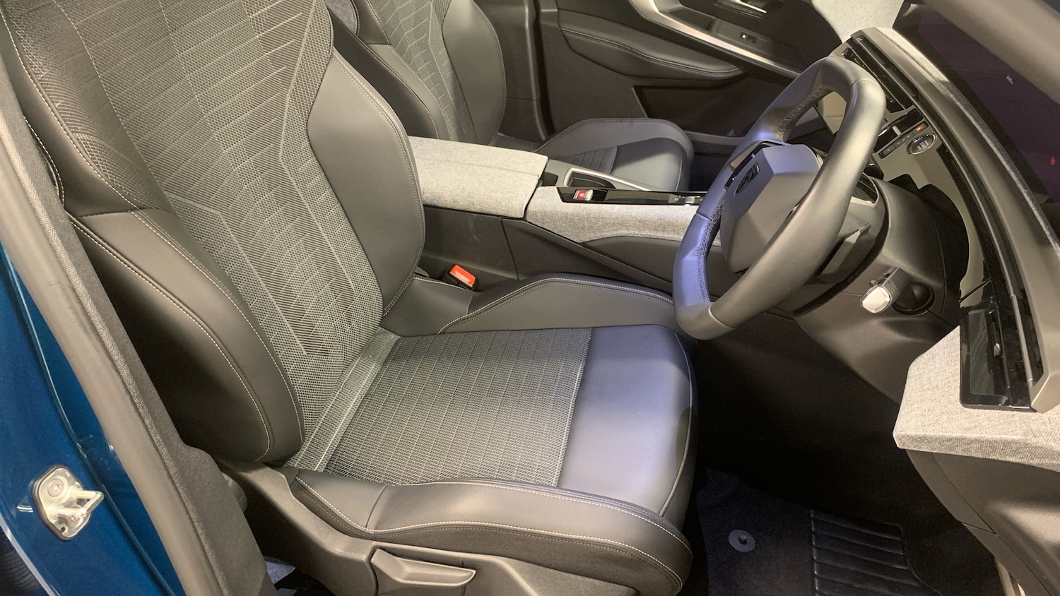 Used Peugeot 3008 2024 for sale - 76327637: Photo 42