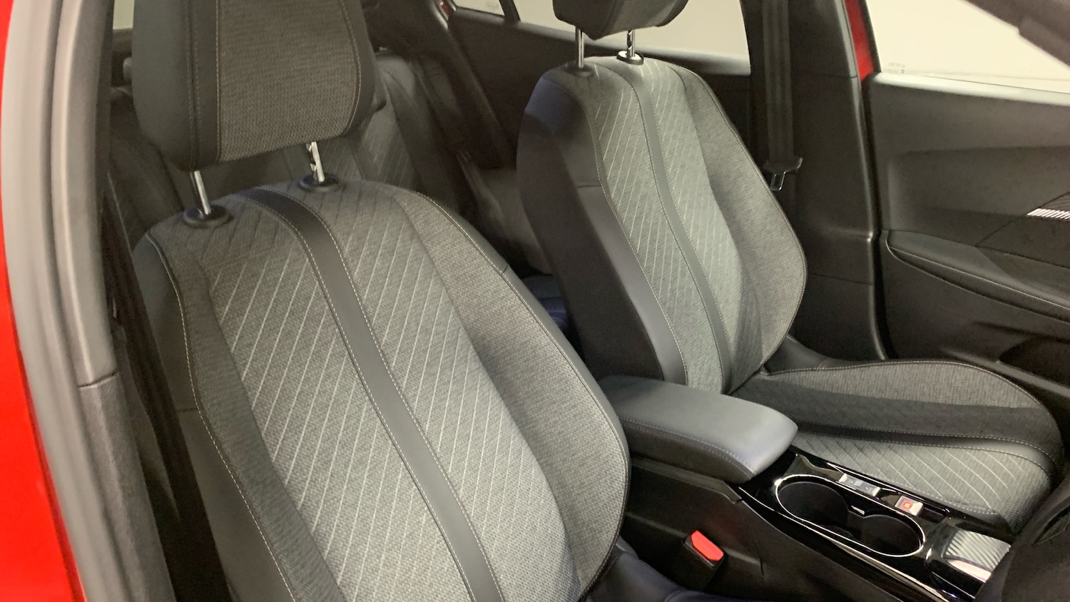 Used Peugeot 2008 2025 for sale - 76914366: Photo 41