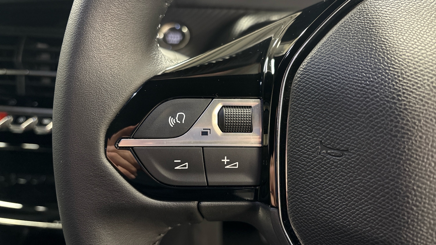 Used Peugeot 2008 2025 for sale - 76900037: Photo 23