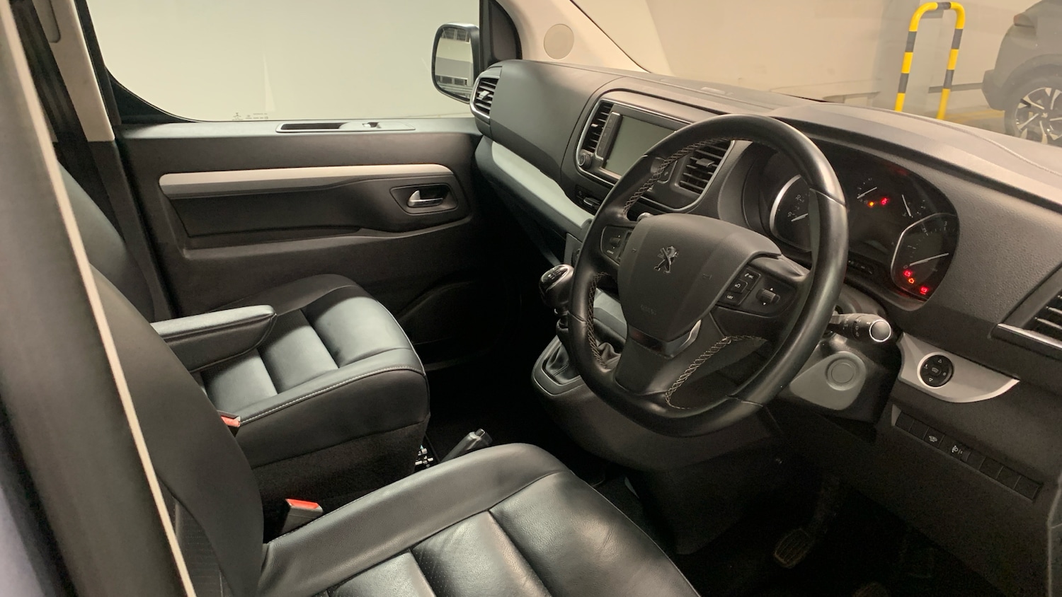 Used Peugeot Traveller 2020 for sale - 76381469: Photo 11