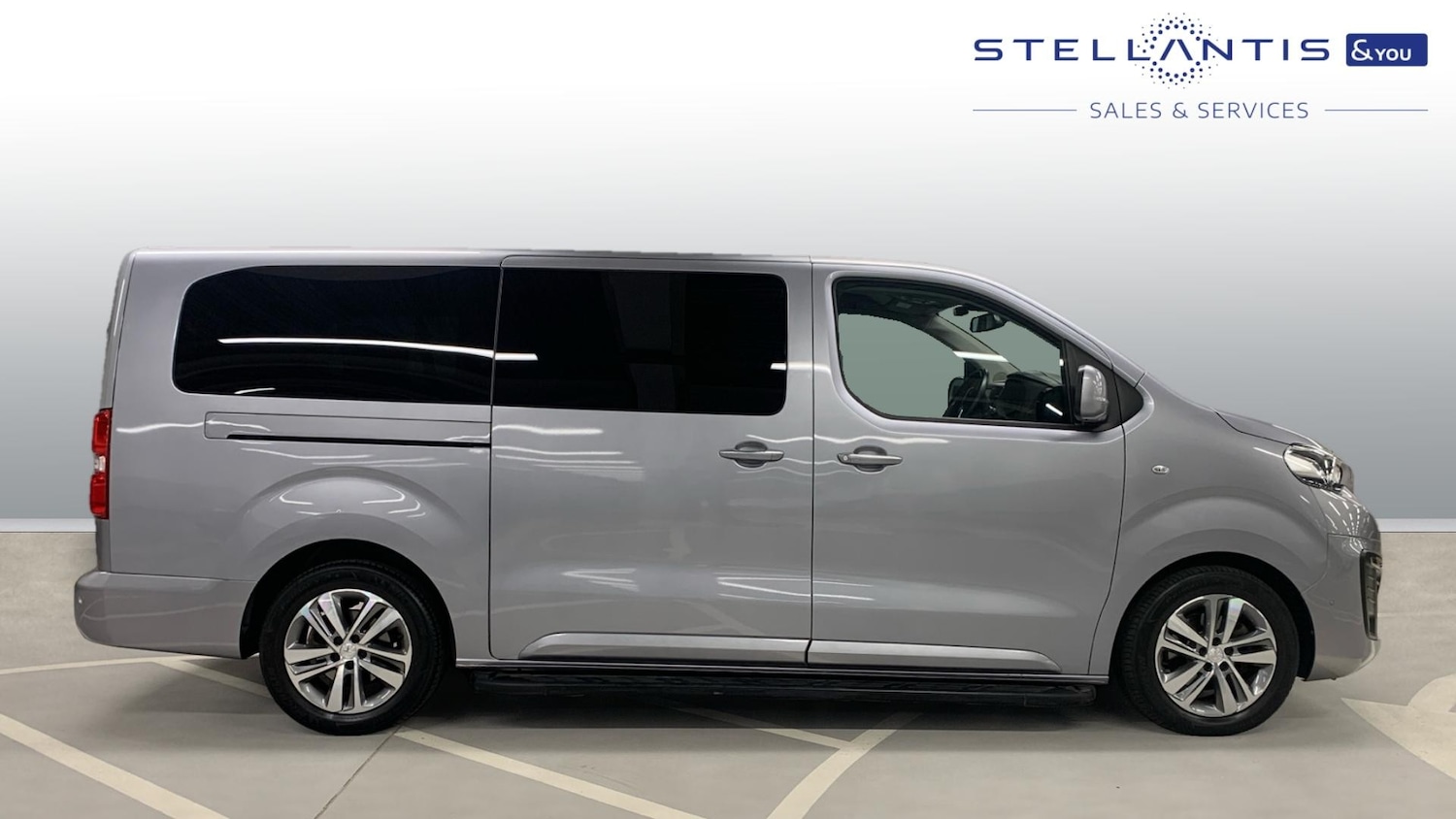 Used Peugeot Traveller 2020 for sale - 76381469: Photo 2