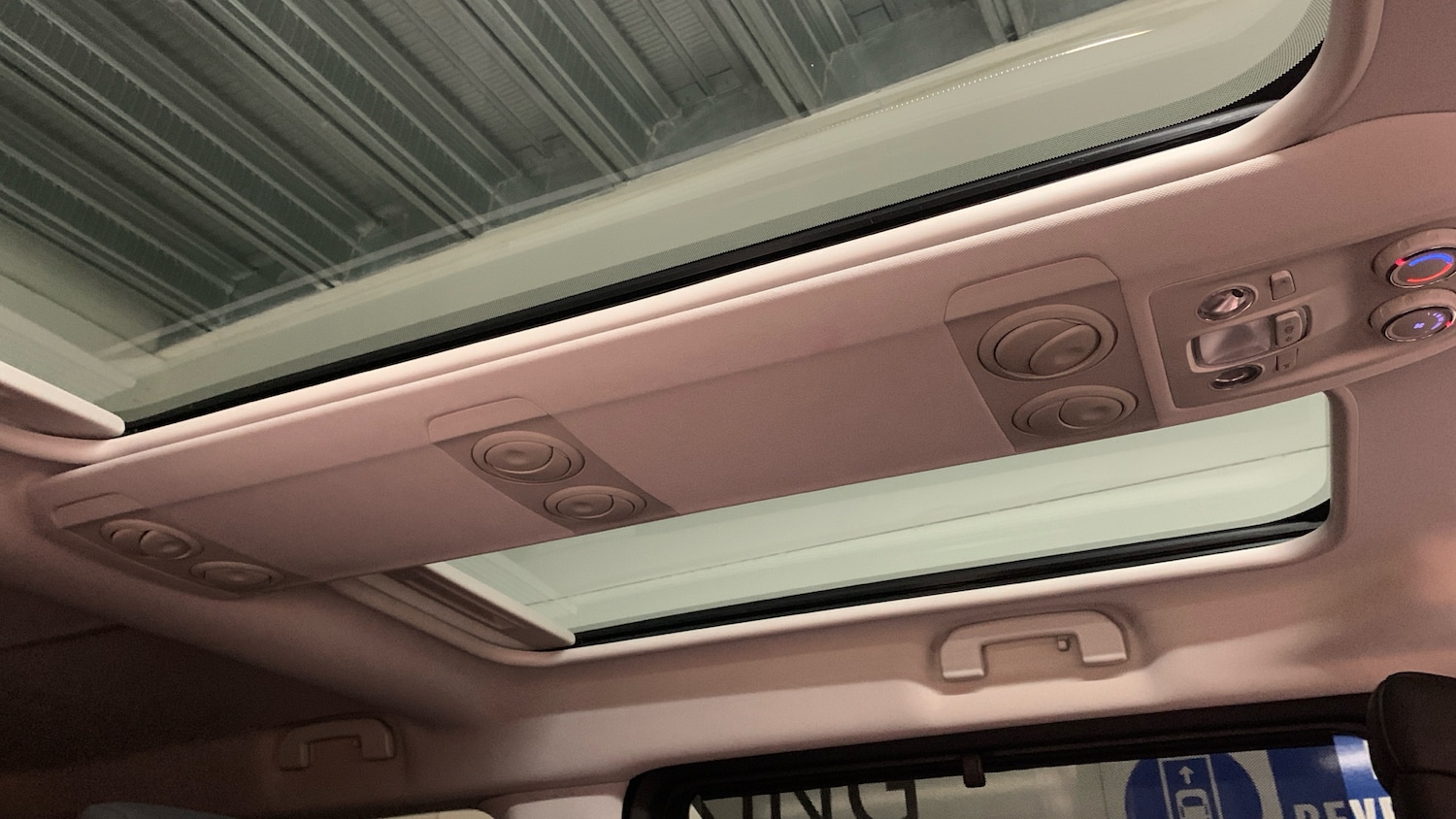 Used Peugeot Traveller 2020 for sale - 76381469: Photo 39