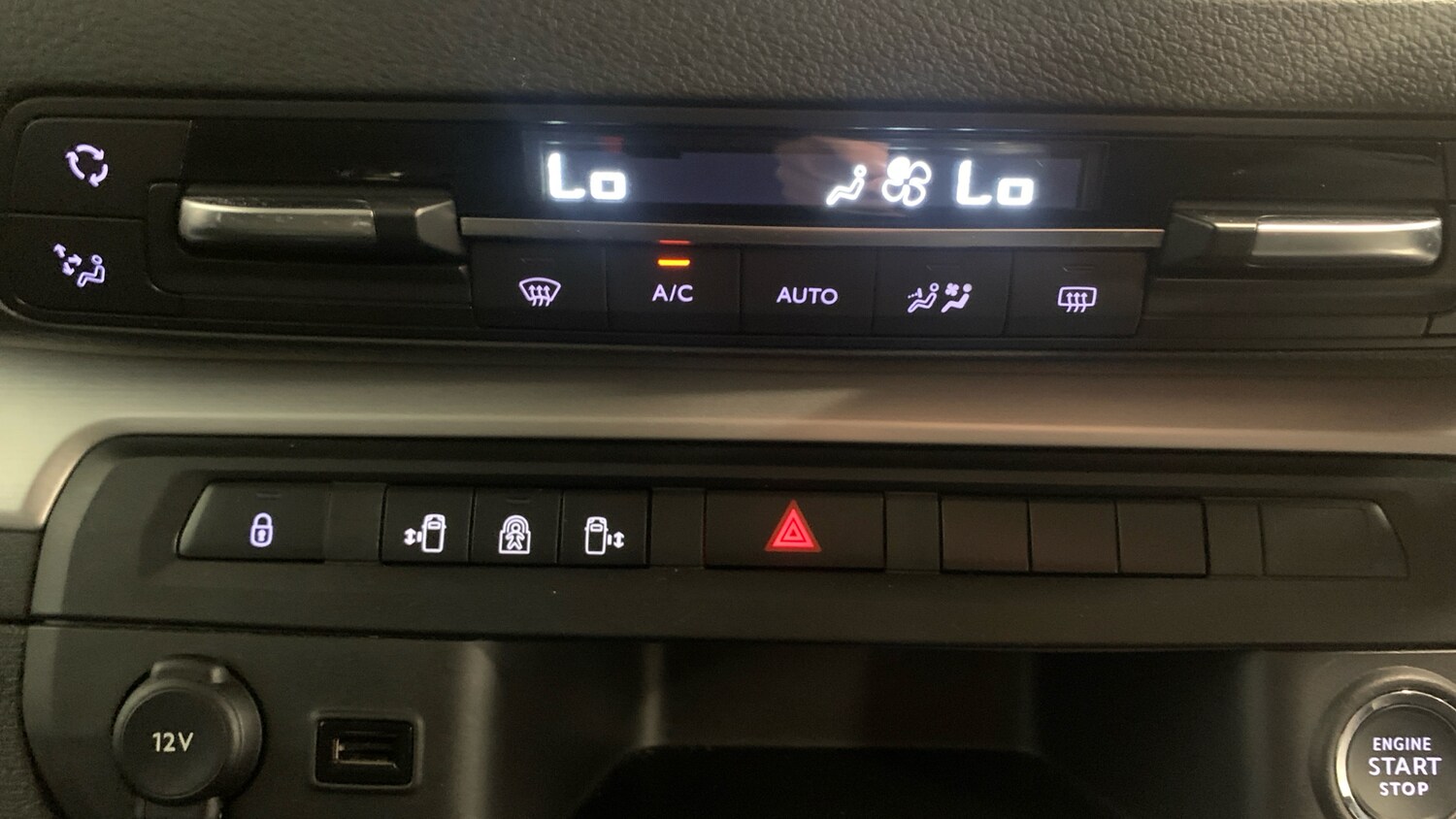 Used Peugeot Traveller 2020 for sale - 76381469: Photo 40