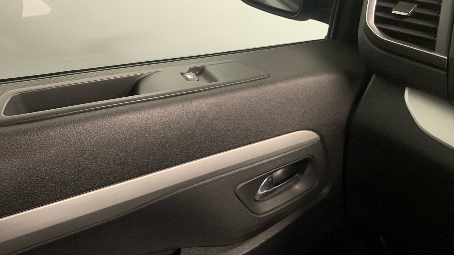 Used Peugeot Traveller 2020 for sale - 76381469: Photo 41