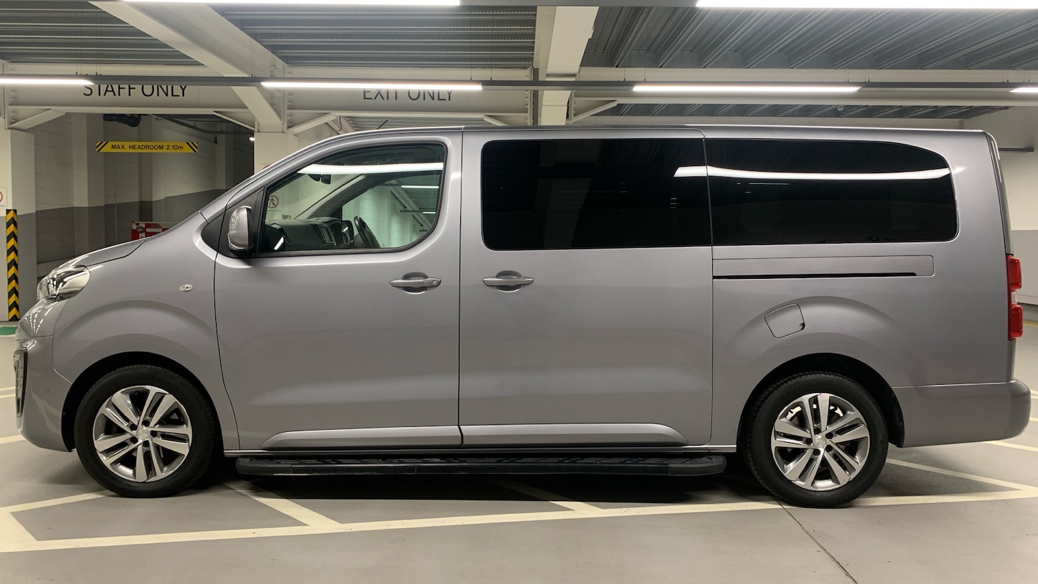 Used Peugeot Traveller 2020 for sale - 76381469: Photo 6