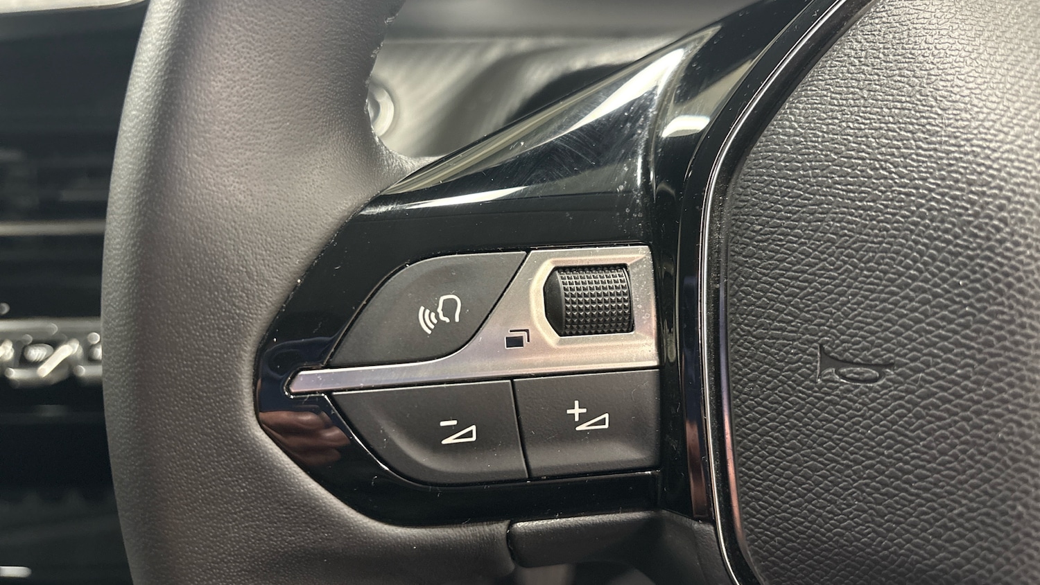 Used Peugeot 208 2024 for sale - 76977332: Photo 23