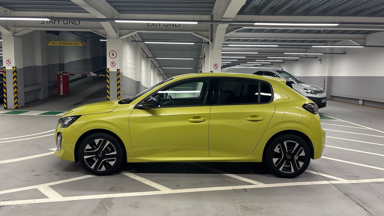 Used Peugeot 208 2024 for sale - 76977332: Photo 6