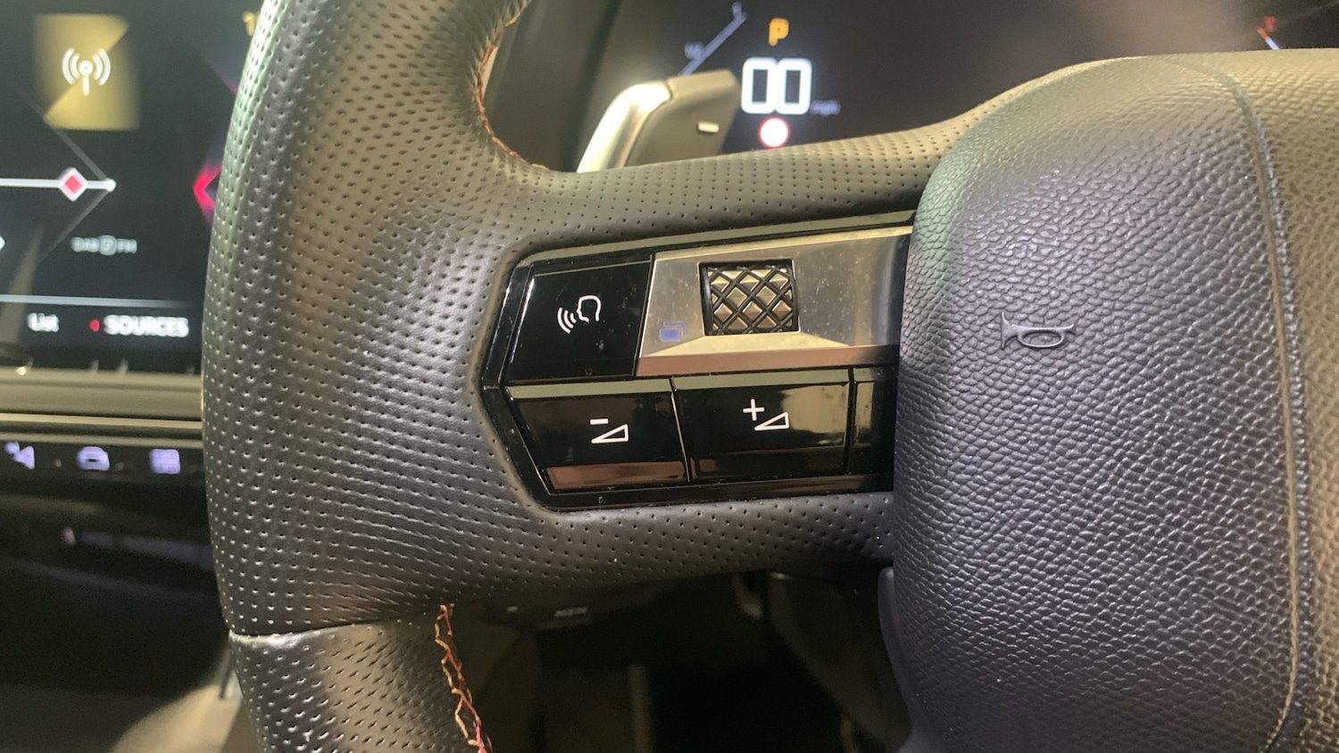 Used DS Automobiles DS 7 Crossback 2021 for sale - 76123523: Photo 23