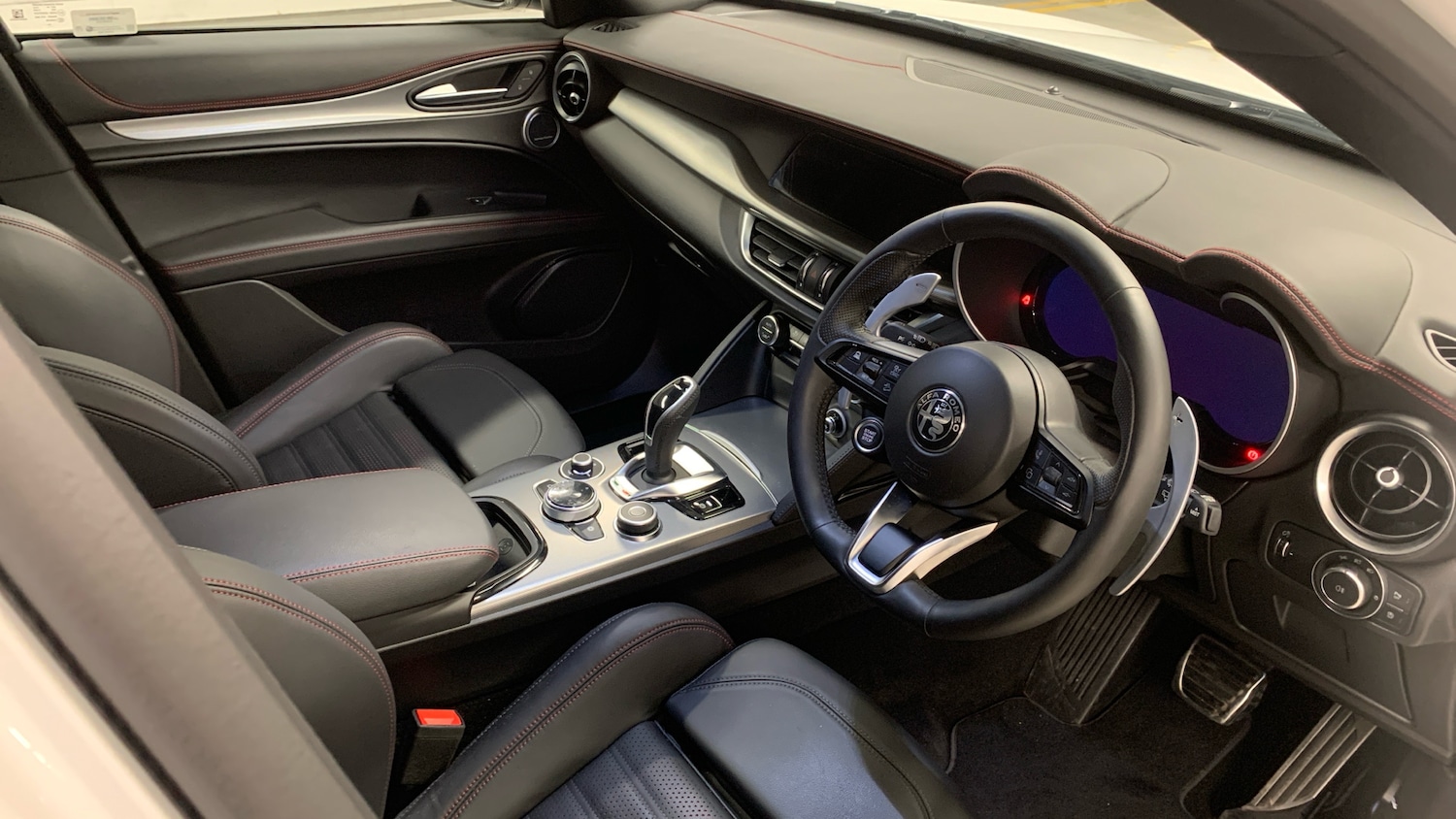 Used Alfa Romeo Stelvio 2025 for sale - 77176162: Photo 12