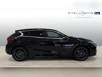 Used Infiniti Q30 2017 for sale - 75647788: Photo