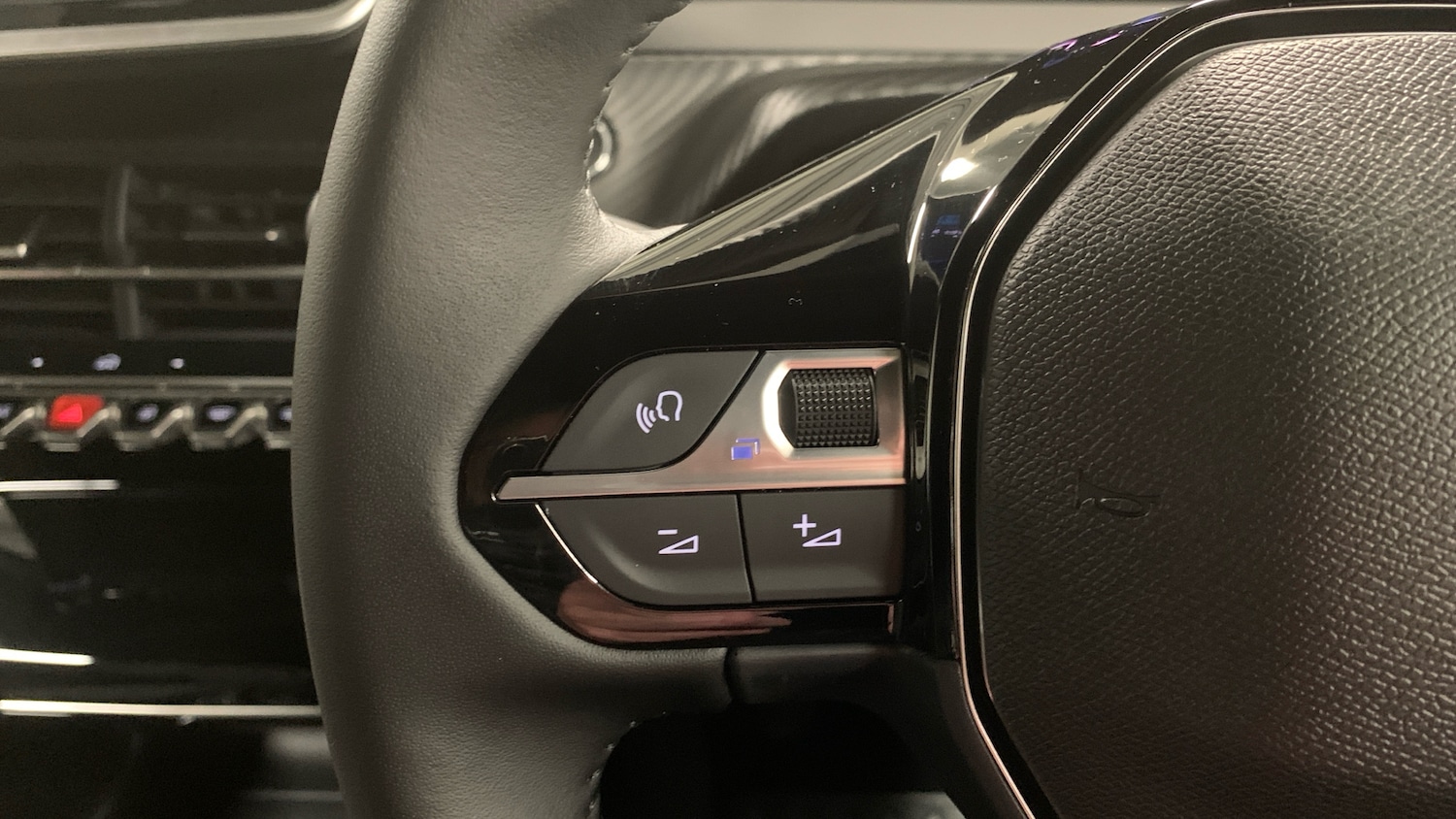 Used Peugeot 2008 2025 for sale - 76593335: Photo 24