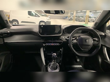 Used Peugeot 2008 2025 for sale - 76593335: Photo