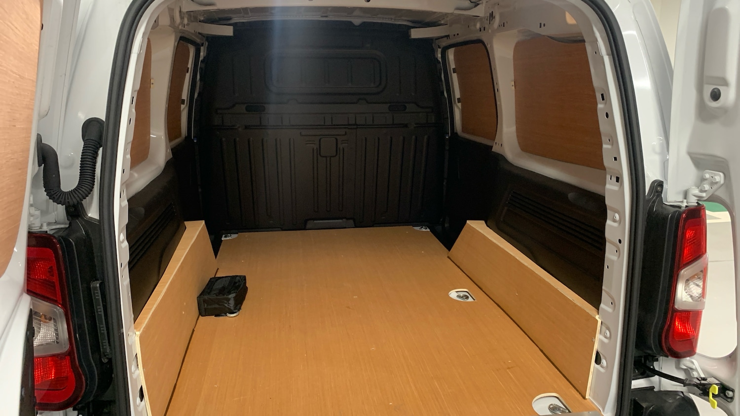 Used Peugeot Partner 2023 for sale - 76634733: Photo 19