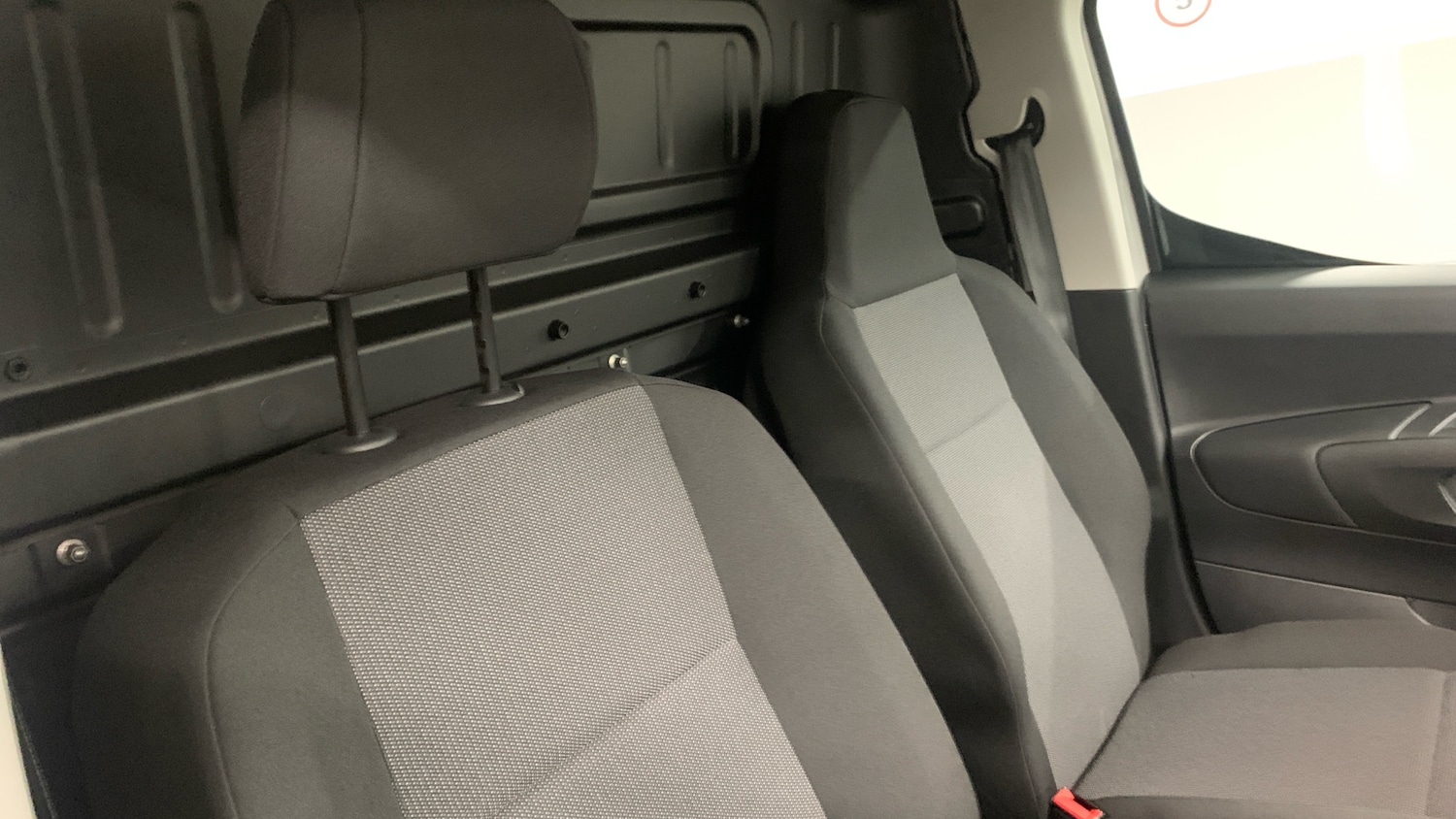 Used Peugeot Partner 2023 for sale - 76634733: Photo 25