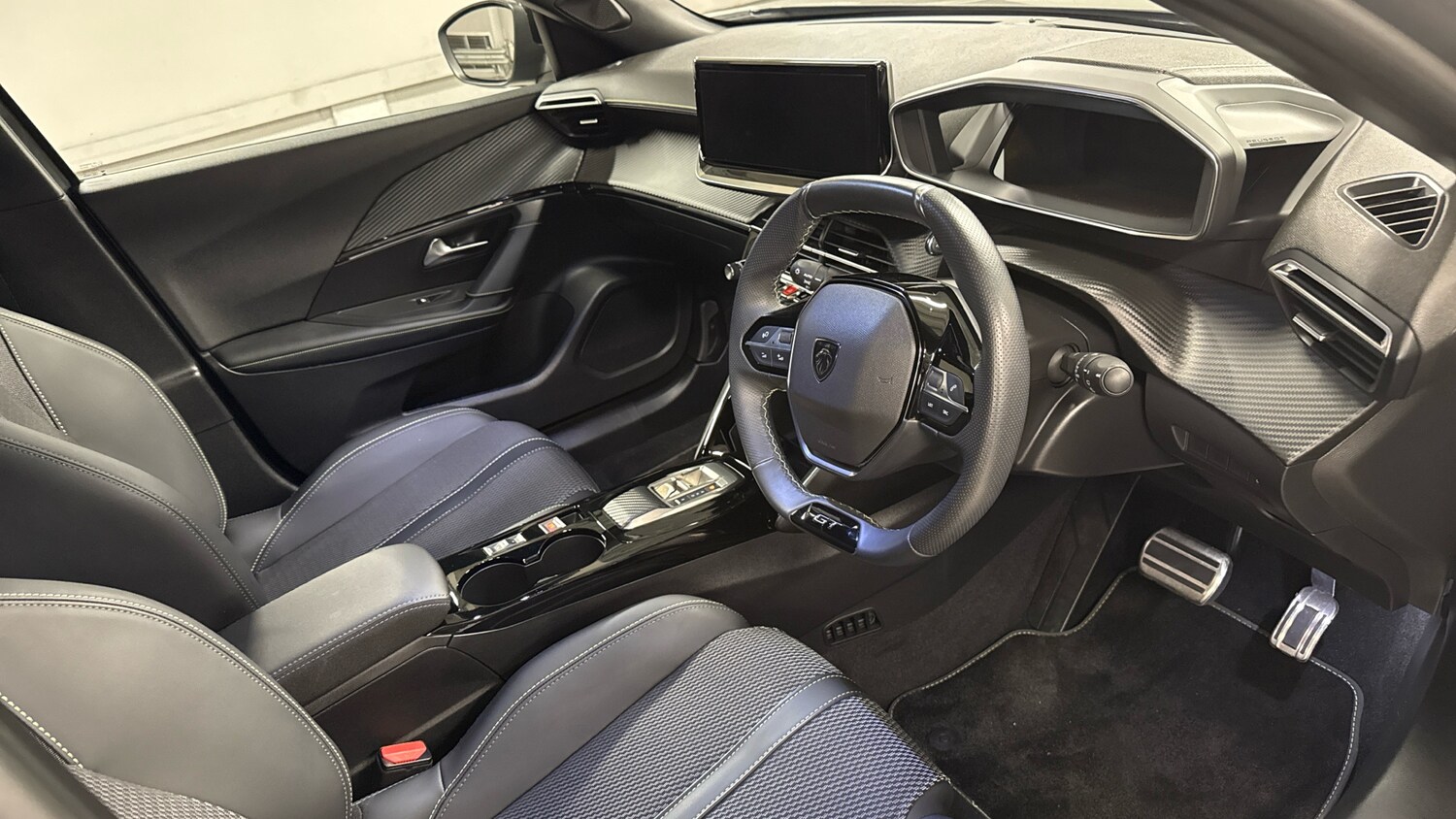 Used Peugeot 2008 2024 for sale - 77497969: Photo 11