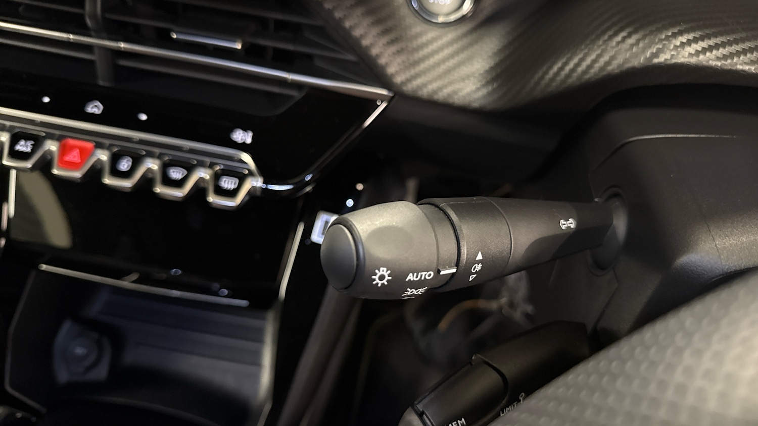 Used Peugeot 2008 2024 for sale - 77497969: Photo 27