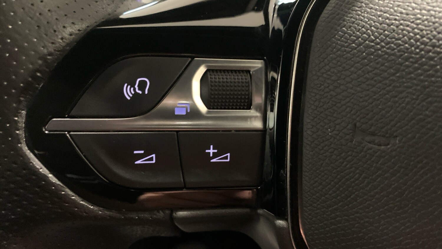 Used Peugeot 2008 2023 for sale - 76307966: Photo 23