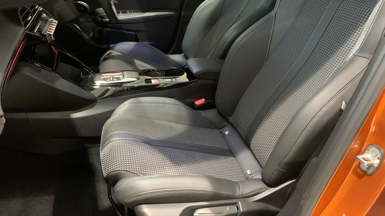 Used Peugeot 2008 2023 for sale - 76307966: Photo 33