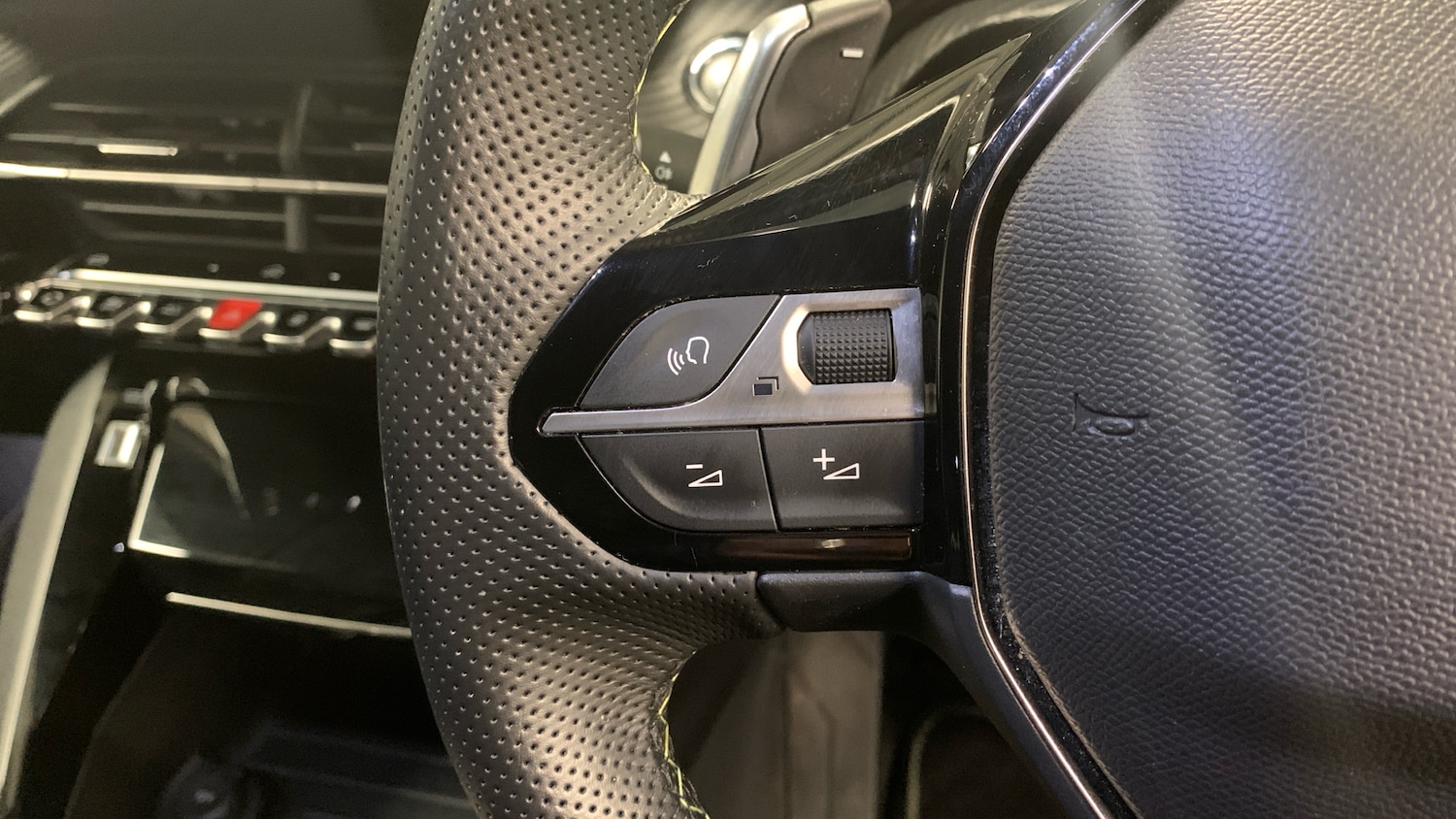 Used Peugeot 2008 2024 for sale - 77599603: Photo 23