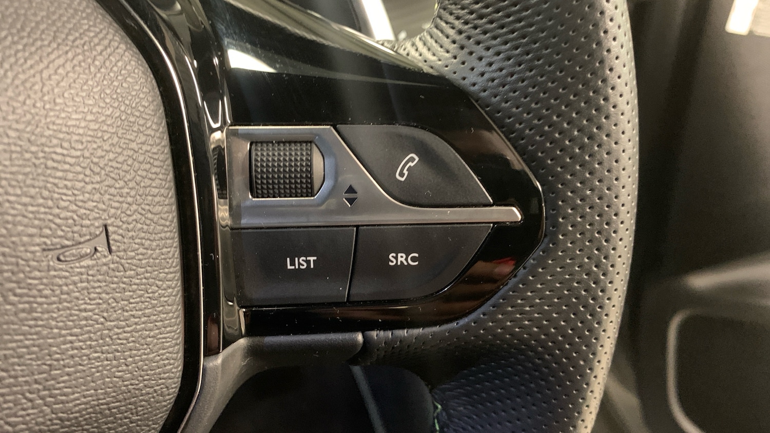 Used Peugeot 2008 2024 for sale - 77599603: Photo 24