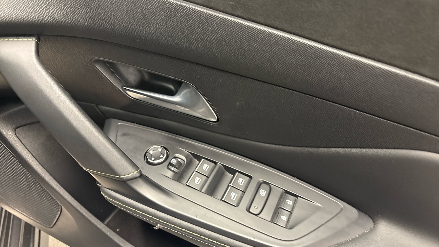 Used Peugeot 308 2022 for sale - 77030612: Photo 22