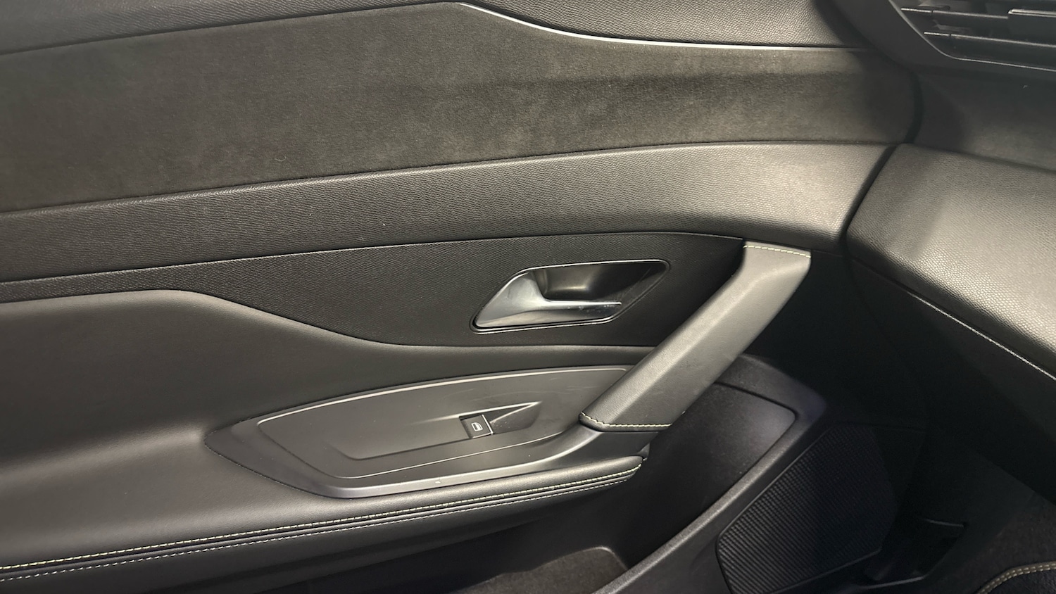 Used Peugeot 308 2022 for sale - 77030612: Photo 41