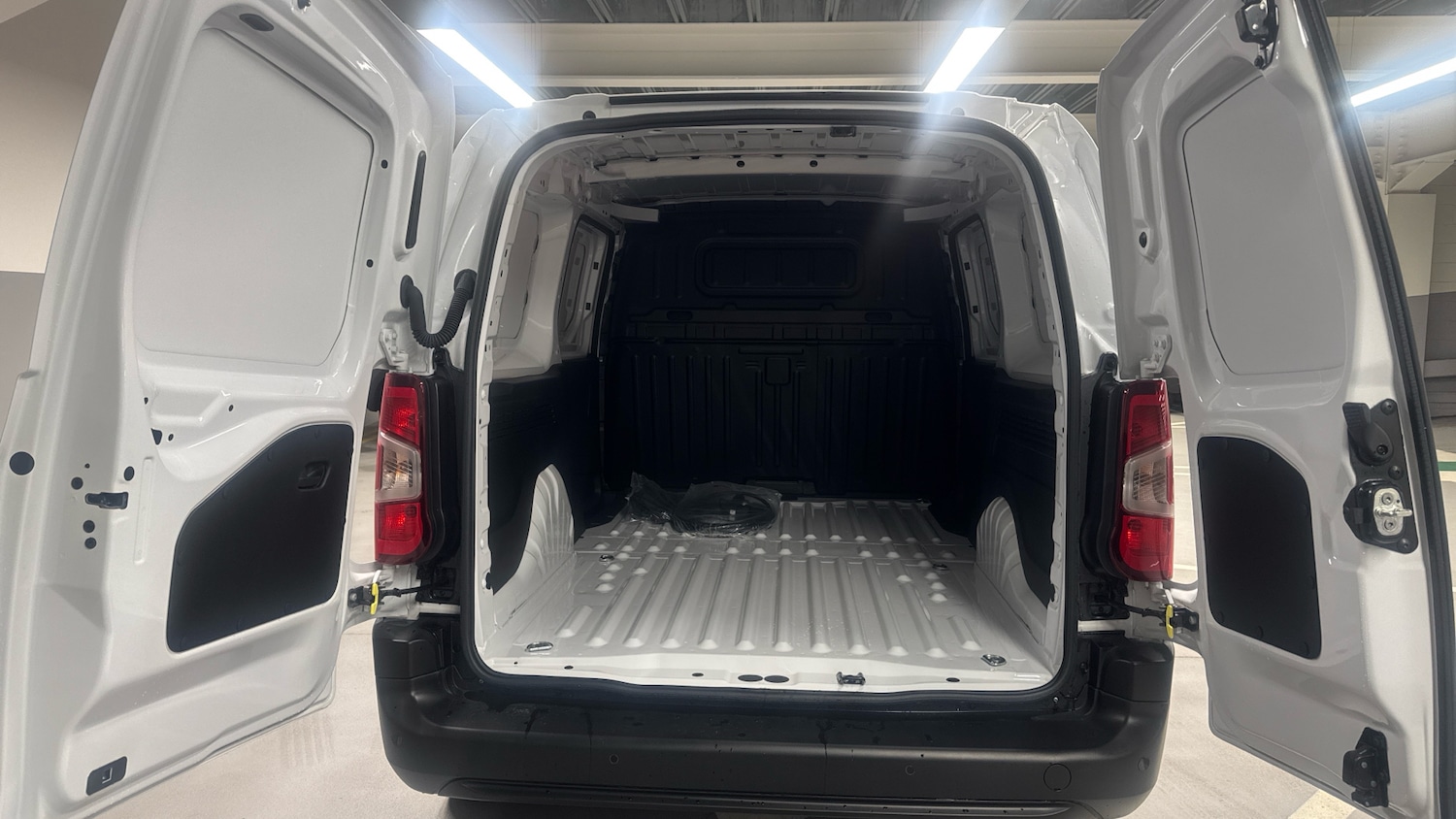 Used Peugeot Partner 2025 for sale - 76803283: Photo 19