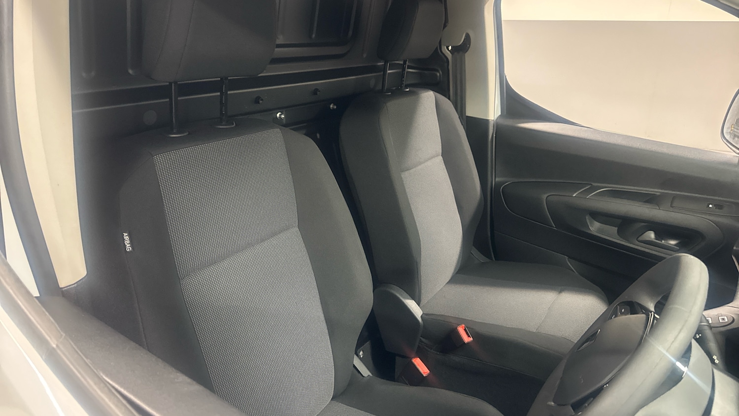 Used Peugeot Partner 2025 for sale - 76803283: Photo 25