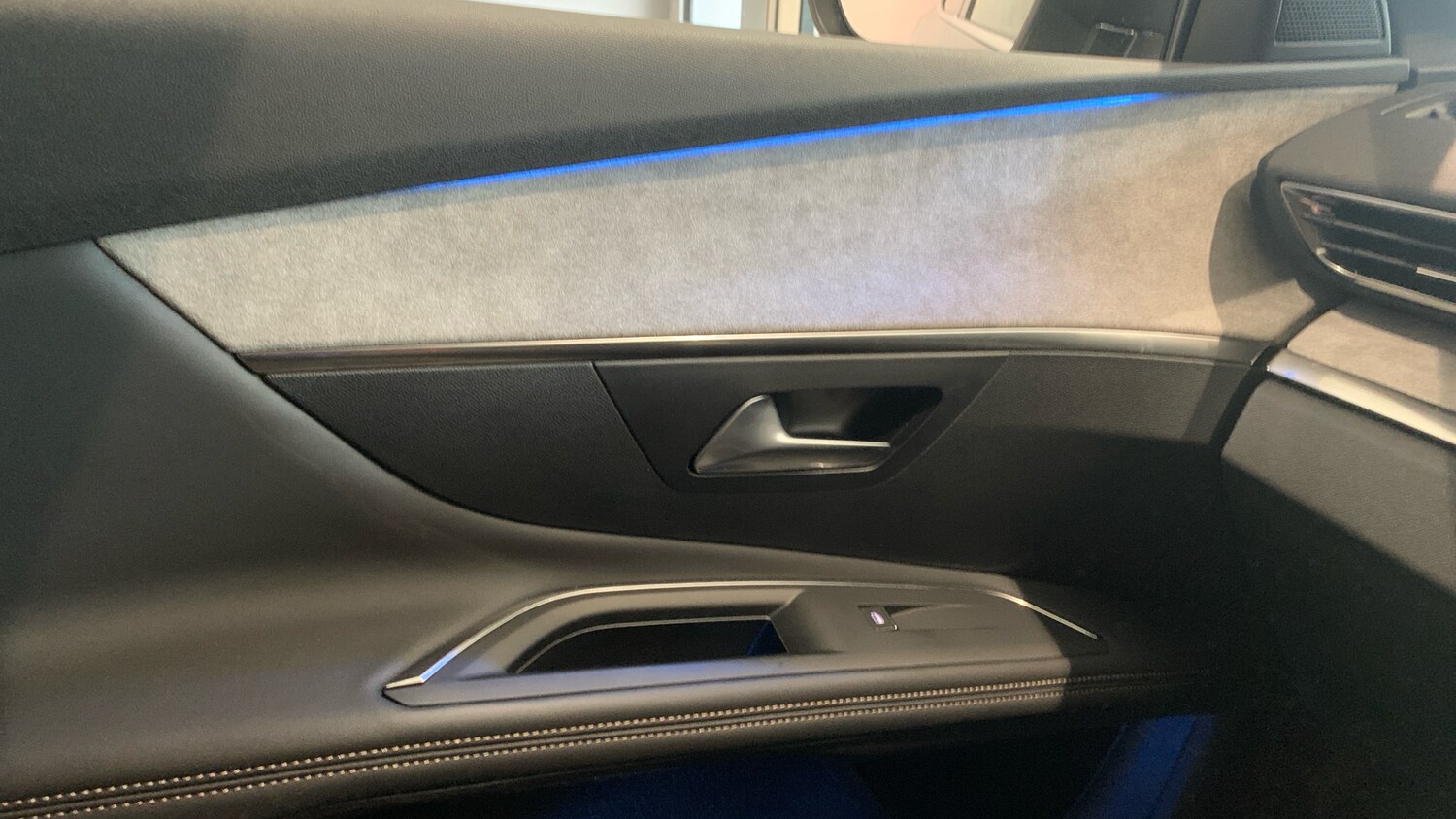 Used Peugeot 3008 2023 for sale - 76458425: Photo 41