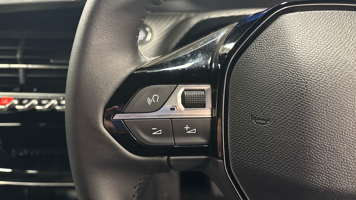 Used Peugeot 2008 2025 for sale - 76977295: Photo 23