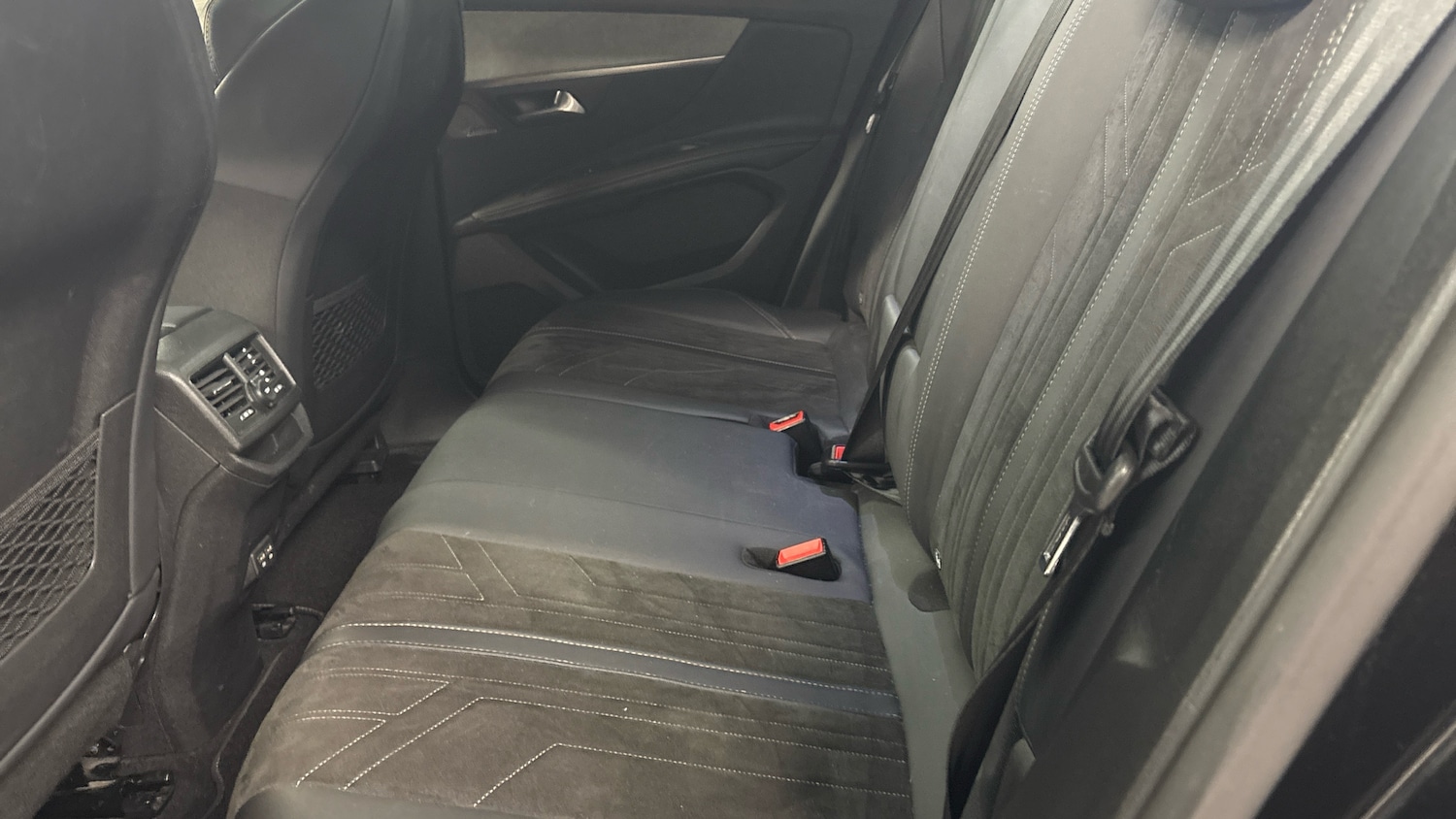 Used Peugeot 3008 2023 for sale - 76927447: Photo 34